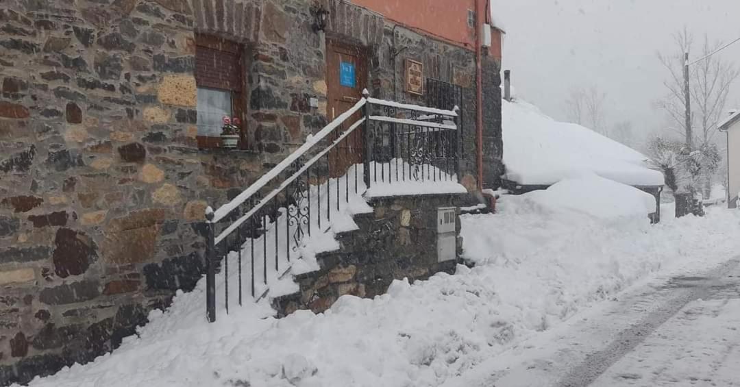Casa Antonio Y Benina Vila Sosas de Laciana Exterior foto