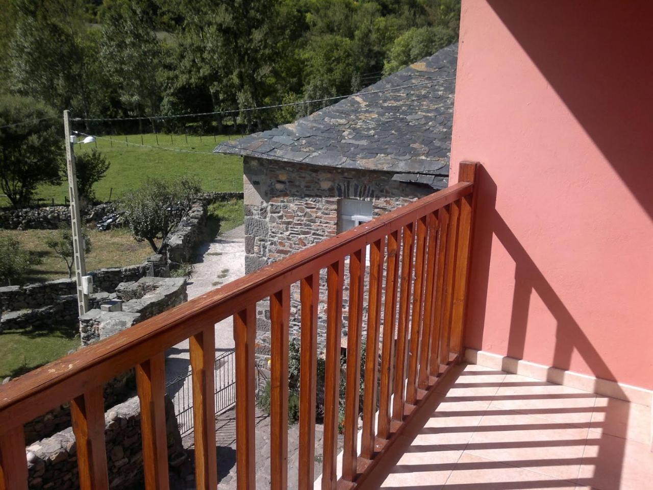 Casa Antonio Y Benina Vila Sosas de Laciana Exterior foto