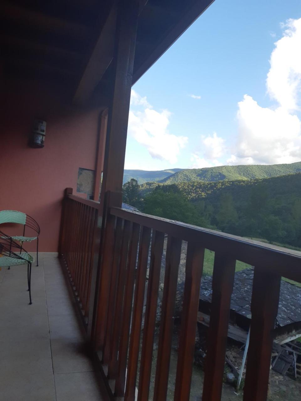 Casa Antonio Y Benina Vila Sosas de Laciana Exterior foto