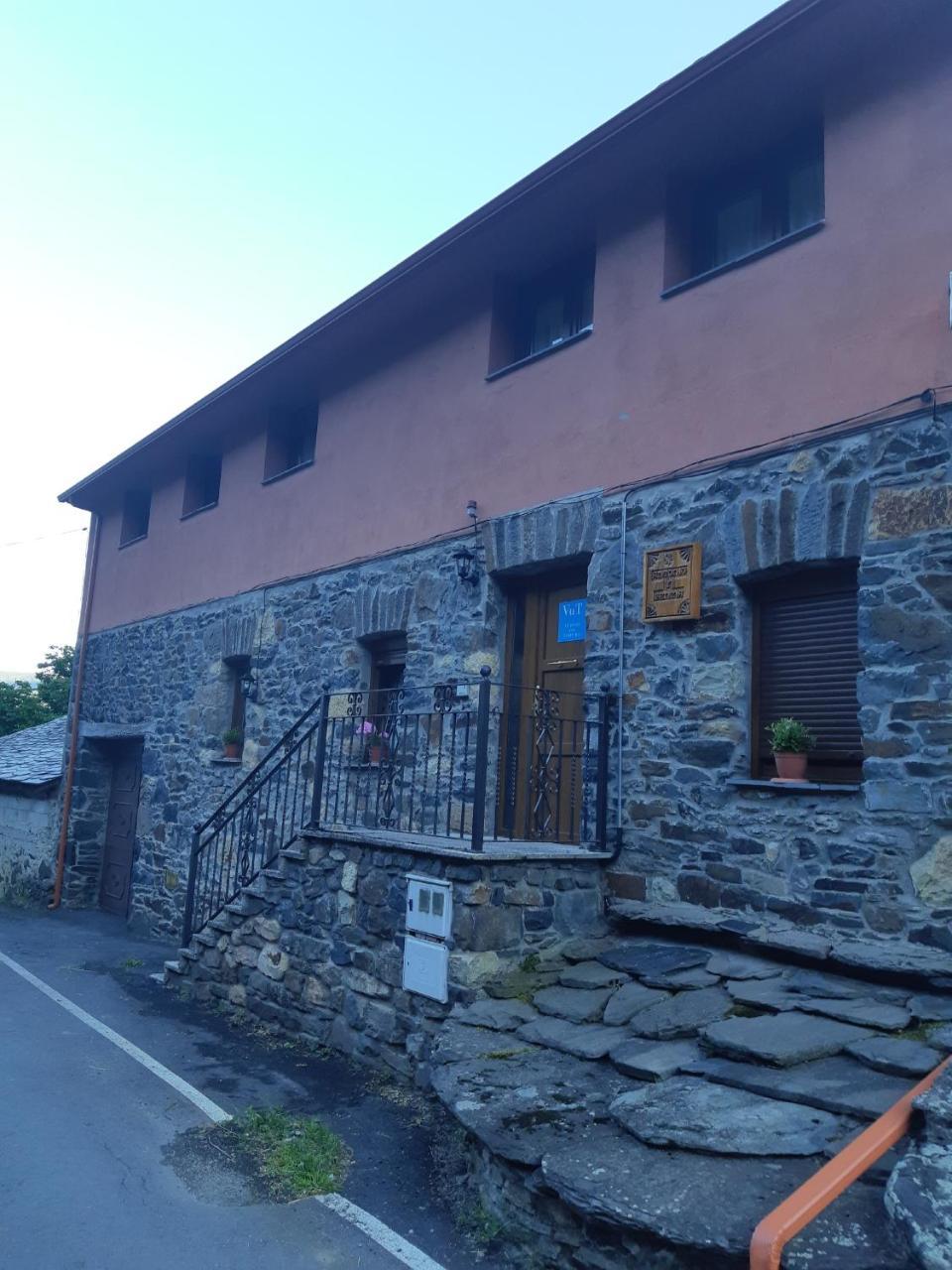 Casa Antonio Y Benina Vila Sosas de Laciana Exterior foto